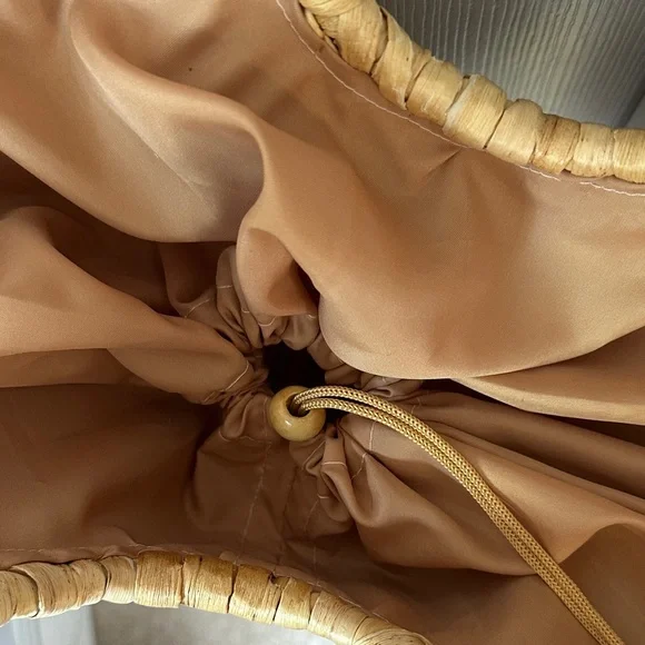 Floral Embroidered Straw Tote Bag - Picture 5 of 10